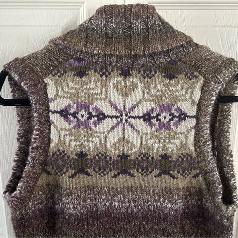 WOOLRICH Kendal Creek Sweater Vest Medium, Shale Button - Picture 15 of 15